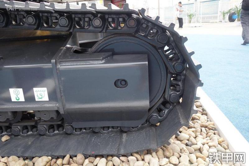 小松HB205-1M0挖掘机局部