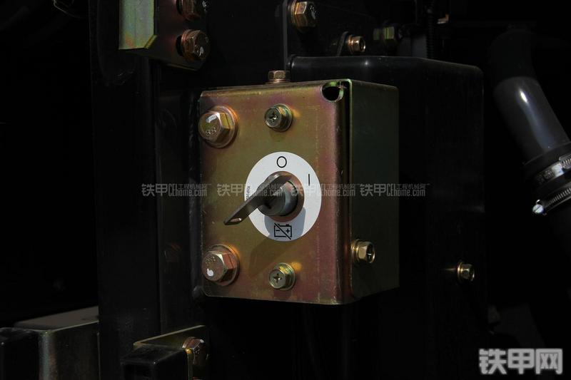 住友SH210-5挖掘机局部