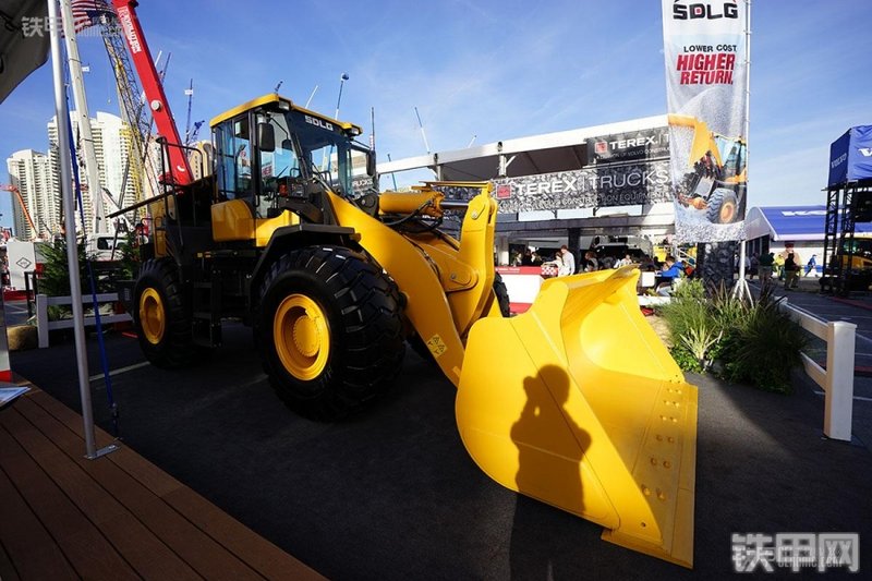 山东临工L959F装载机整机外观