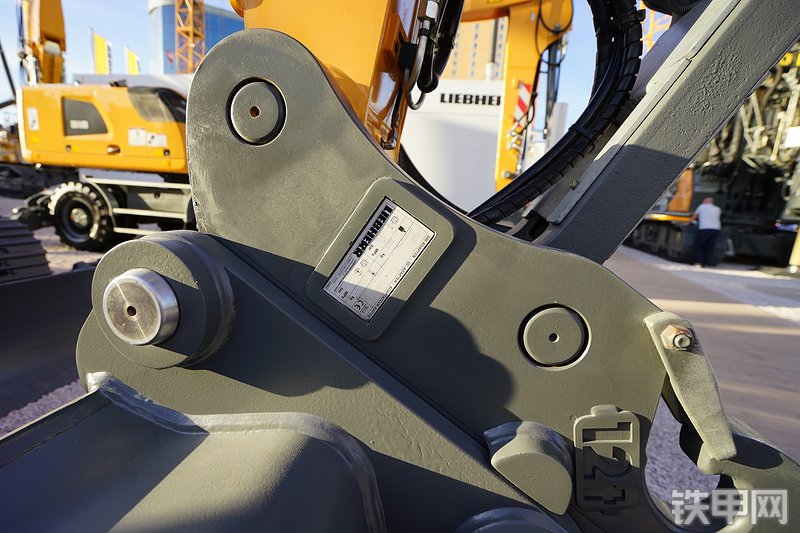 利勃海尔R920挖掘机局部