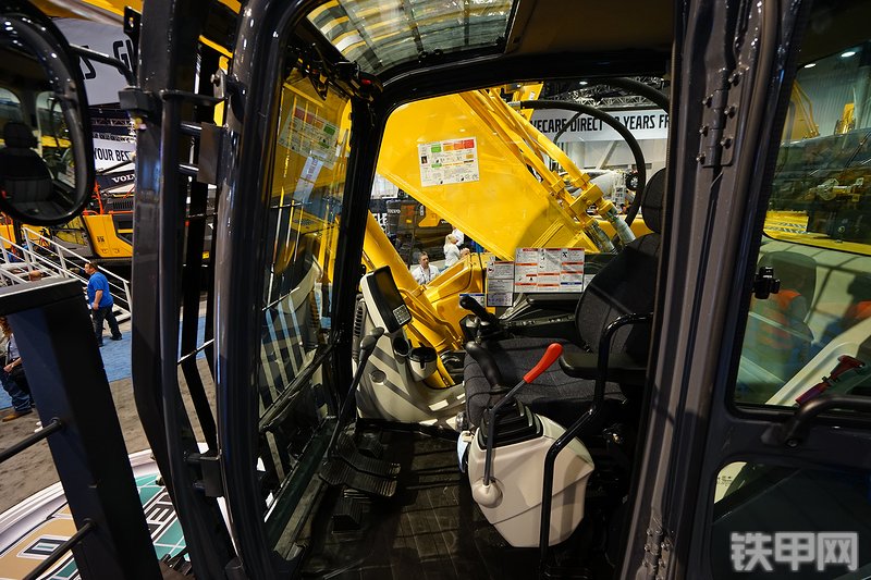 神钢SK500LC-10挖掘机局部