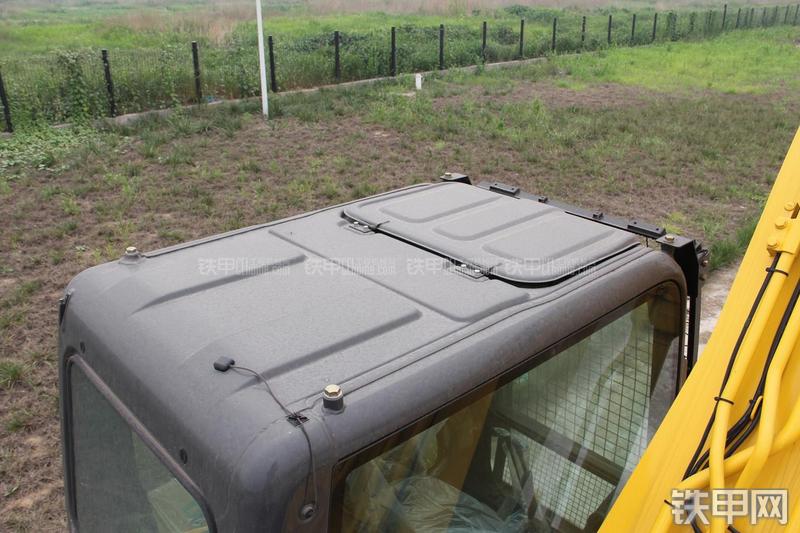 住友SH210-5矿山版挖掘机局部