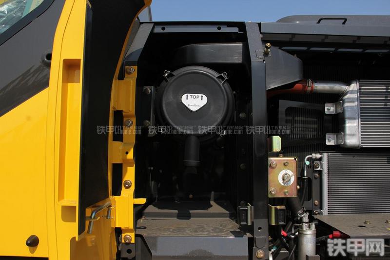 住友SH210-5矿山版挖掘机局部