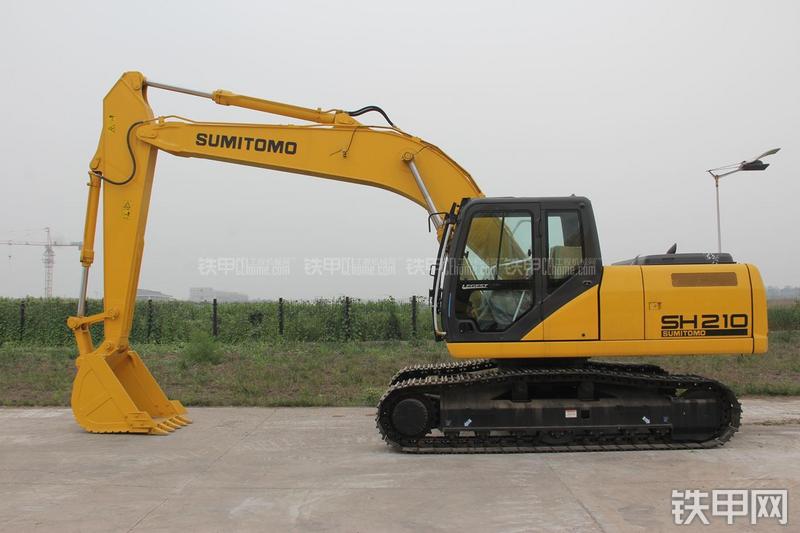 住友SH210-5矿山版挖掘机整机外观