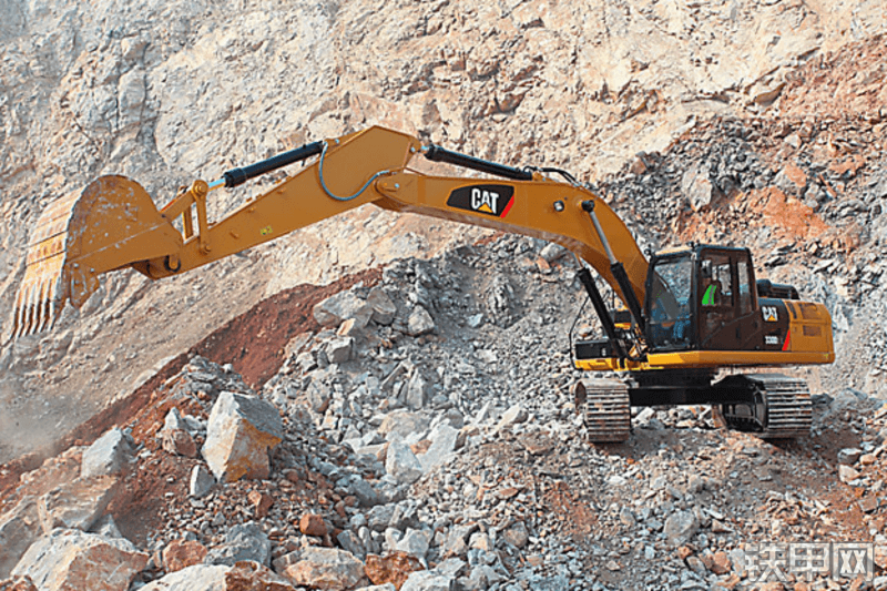 卡特彼勒330D2（TIER 3）液压挖掘机整机外观