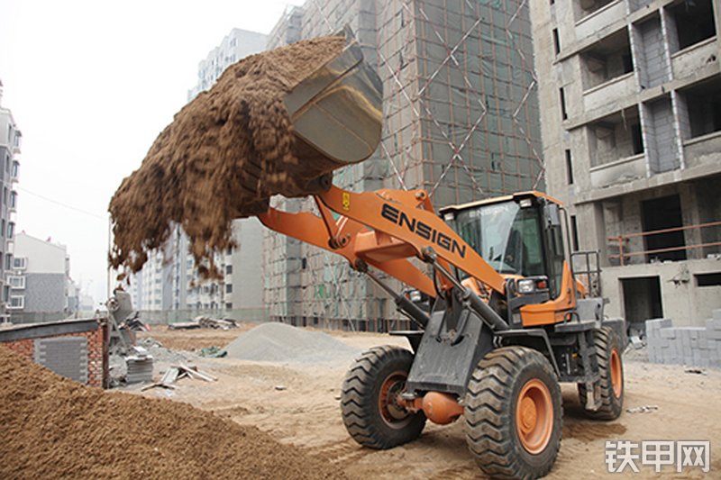 英轩重工YX656H装载机整机外观