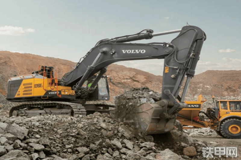 沃尔沃EC950EL挖掘机整机外观