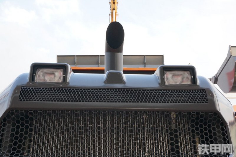 英轩重工YX656H装载机局部