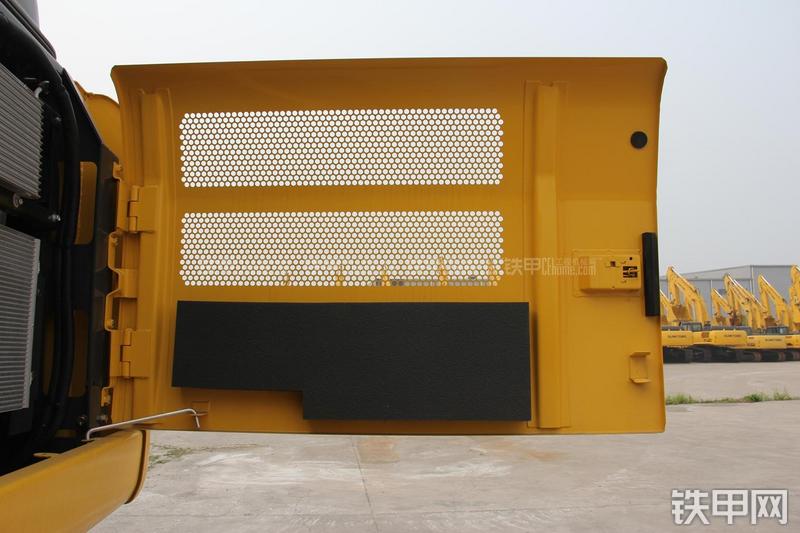 住友SH300-5挖掘机局部