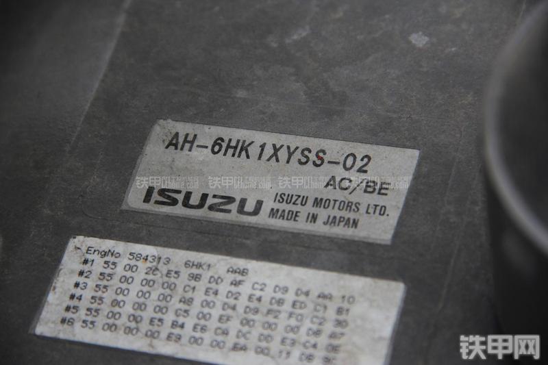 住友SH300-5挖掘机局部