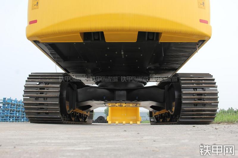 住友SH300-5挖掘机局部