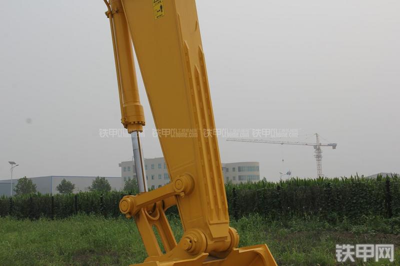 住友SH300-5挖掘机局部