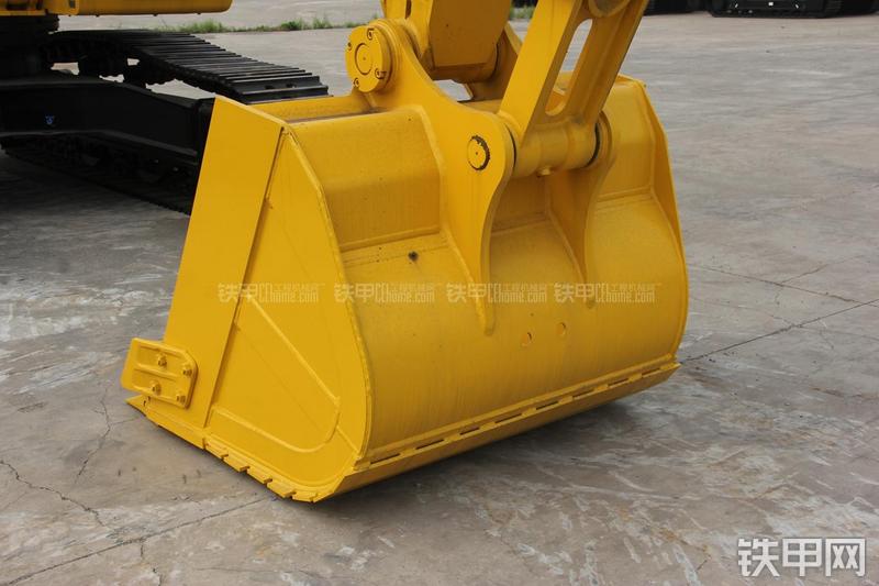 住友SH300-5挖掘机局部