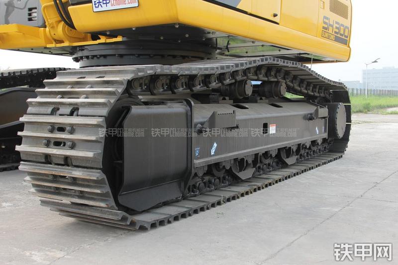 住友SH300-5挖掘机局部