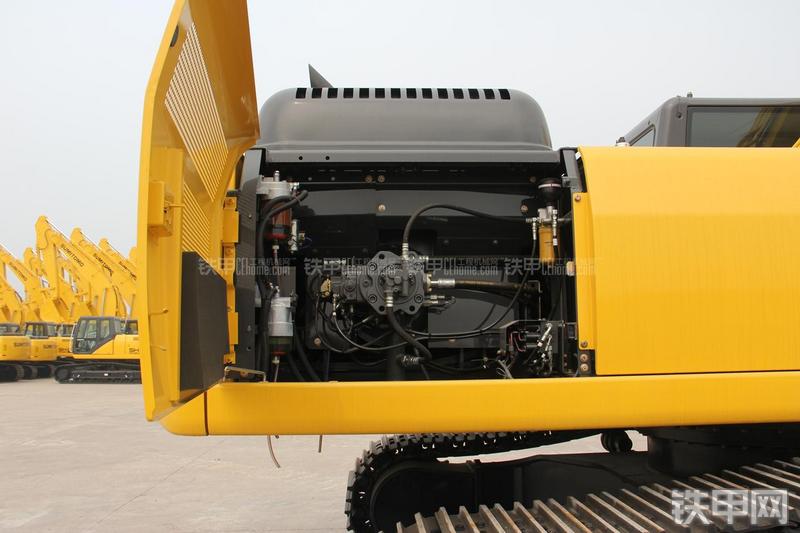 住友SH300-5挖掘机局部