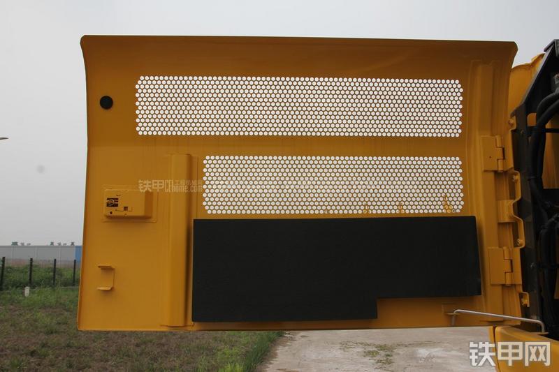 住友SH300-5挖掘机局部