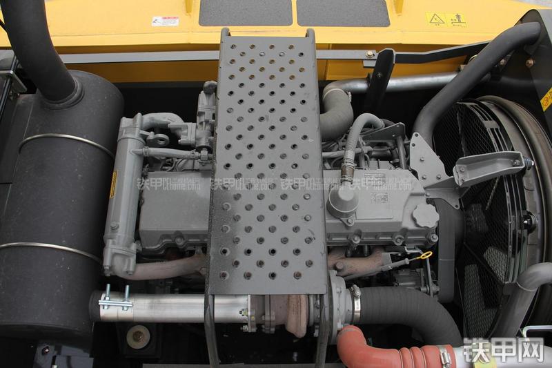 住友SH300-5挖掘机局部