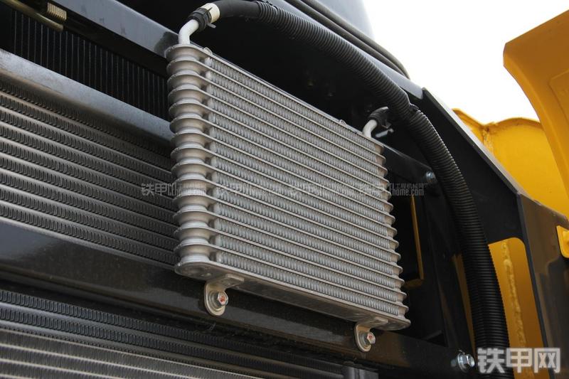 住友SH300-5挖掘机局部