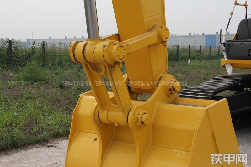 住友SH300-5挖掘机局部