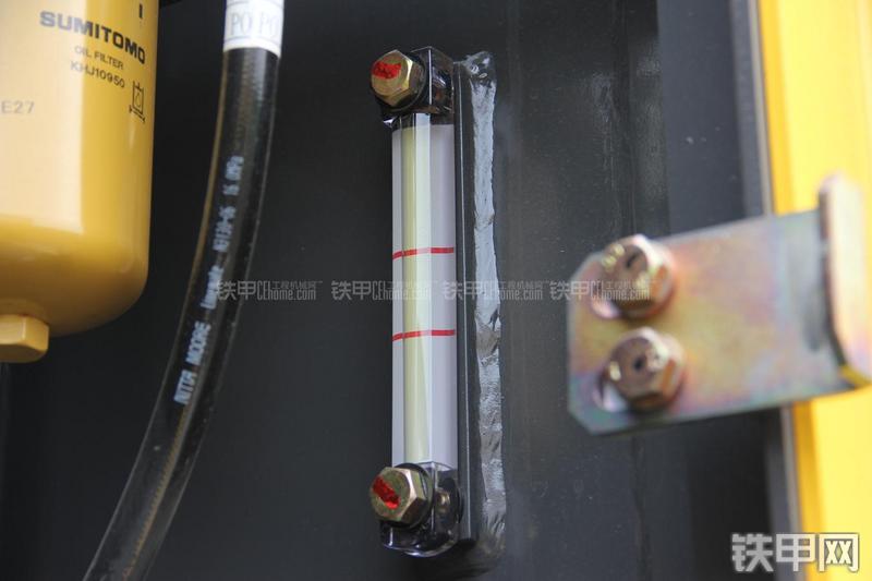 住友SH300-5挖掘机局部