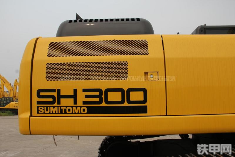 住友SH300-5挖掘机局部