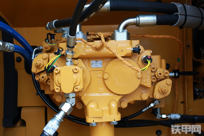 卡特彼勒320D2GC挖掘机局部