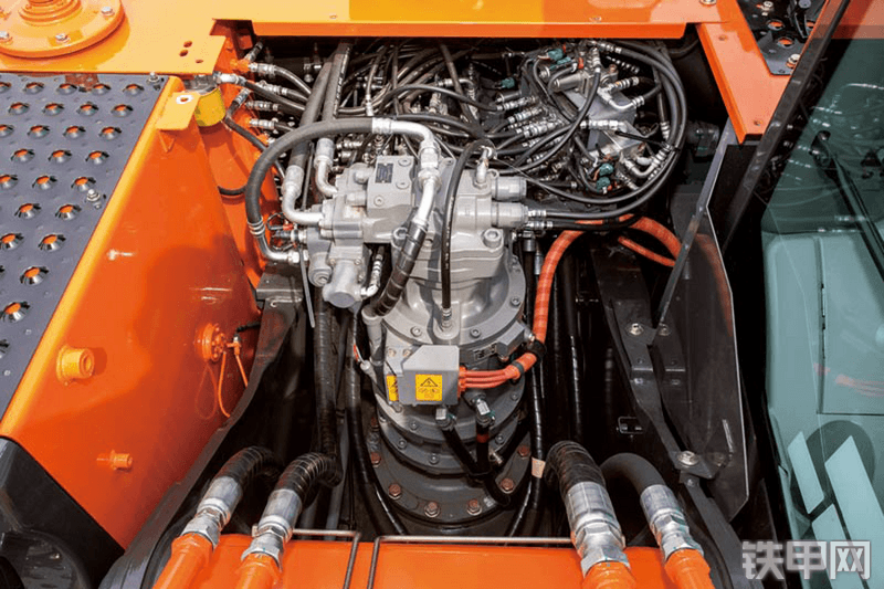 日立ZH200-5A挖掘机局部