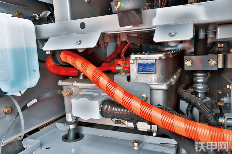 日立ZH200-5A挖掘机局部