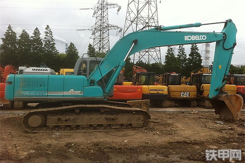 神钢sk230-6履带式挖掘机