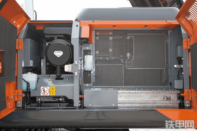 日立ZH200-5A挖掘机局部