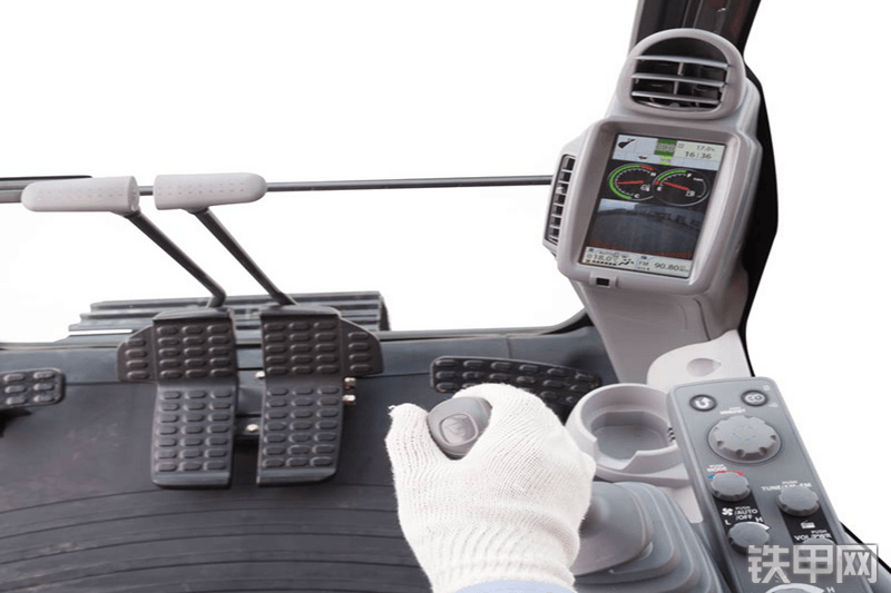 日立ZH200-5A挖掘机局部