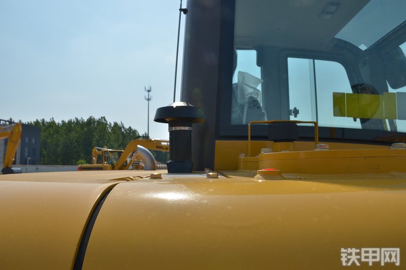 山东临工E660F挖掘机局部