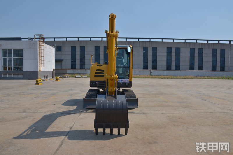 山东临工E660F挖掘机整机外观