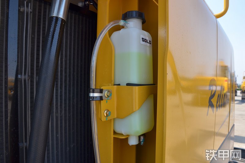 山东临工E660F挖掘机局部