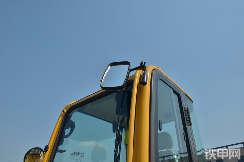 山东临工E660F挖掘机局部