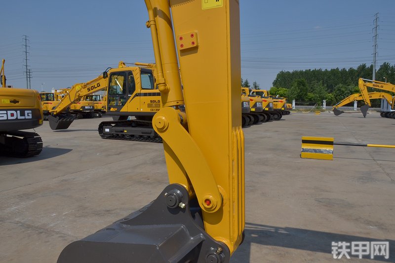 山东临工E660F挖掘机局部