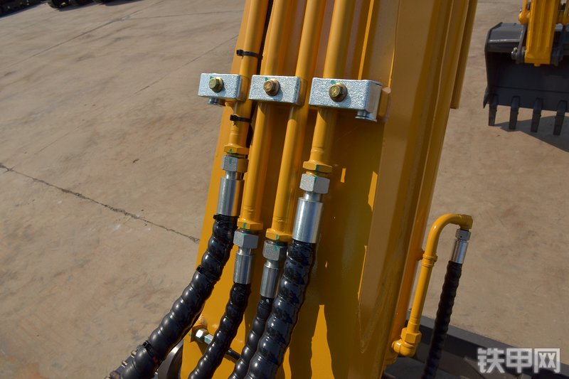 山东临工E660F挖掘机局部