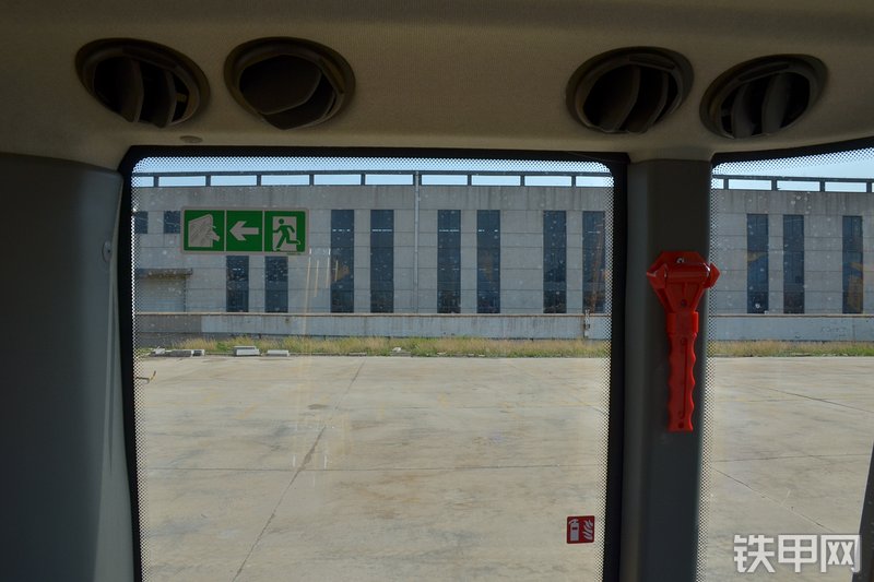 山东临工E660F挖掘机局部