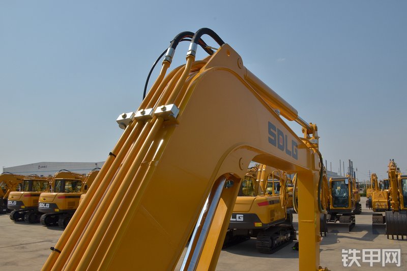 山东临工E660F挖掘机局部