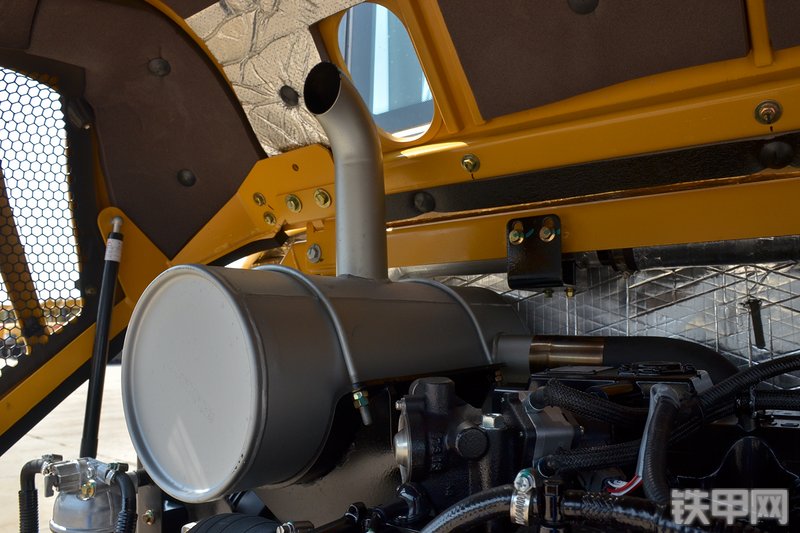 山东临工E660F挖掘机局部