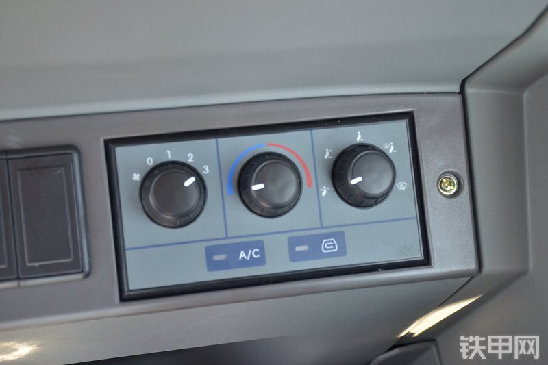 山东临工E660F挖掘机局部