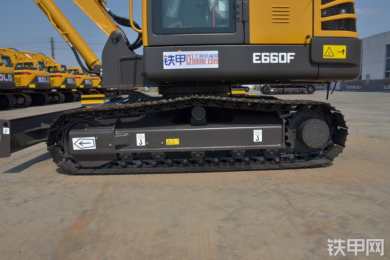 山东临工E660F挖掘机局部