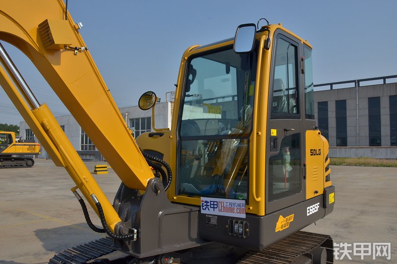 山东临工E665F挖掘机整机外观