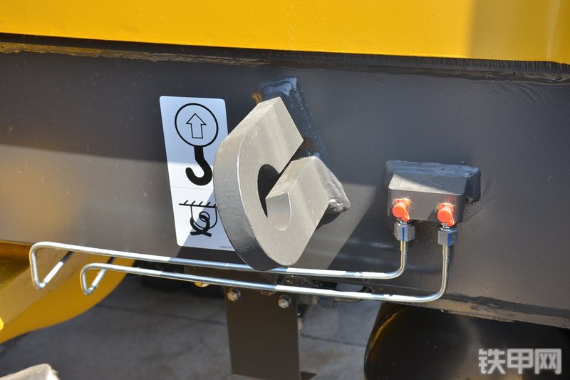 山东临工L952D装载机局部