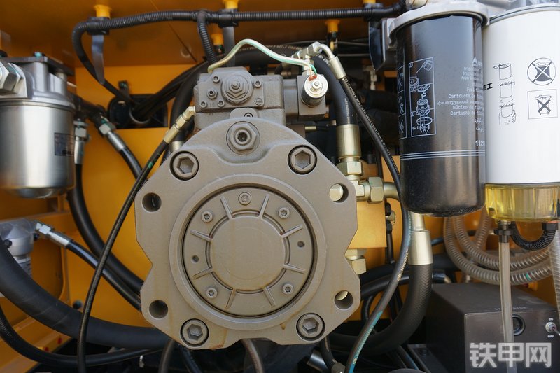 山东临工E6460F挖掘机局部