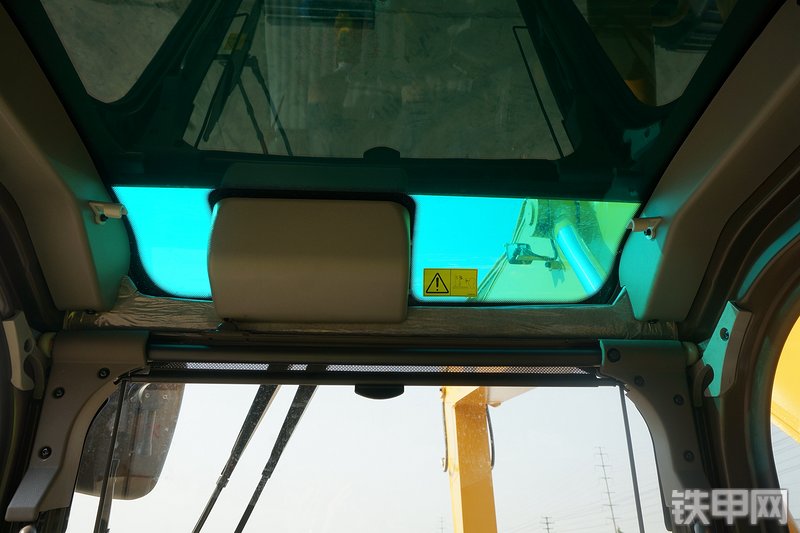 山东临工E6225F挖掘机局部