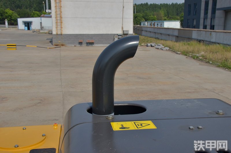 山东临工E6210F挖掘机局部