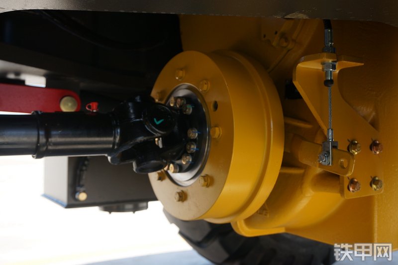 山东临工L953装载机局部