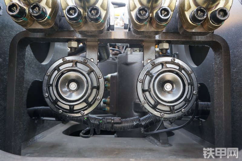 山东临工E6460F挖掘机局部