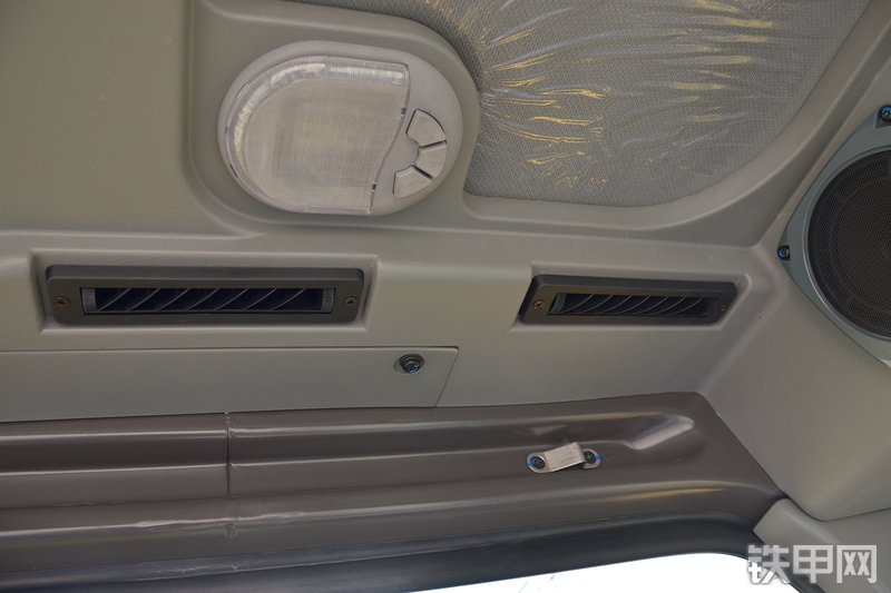 山东临工E6135F挖掘机局部